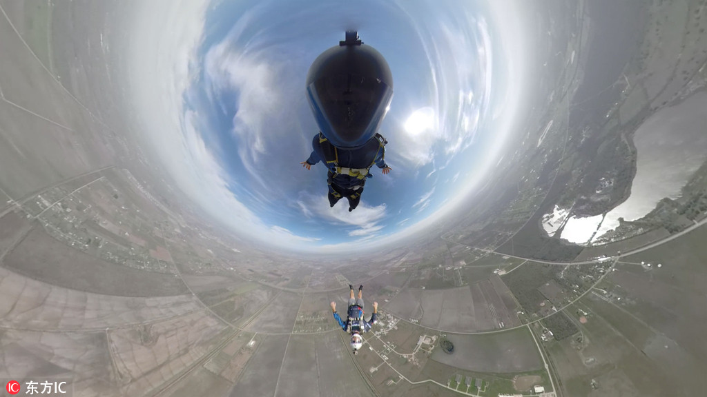 美國小哥360°全景記錄跳傘全程 縱身漏斗雲超炫酷