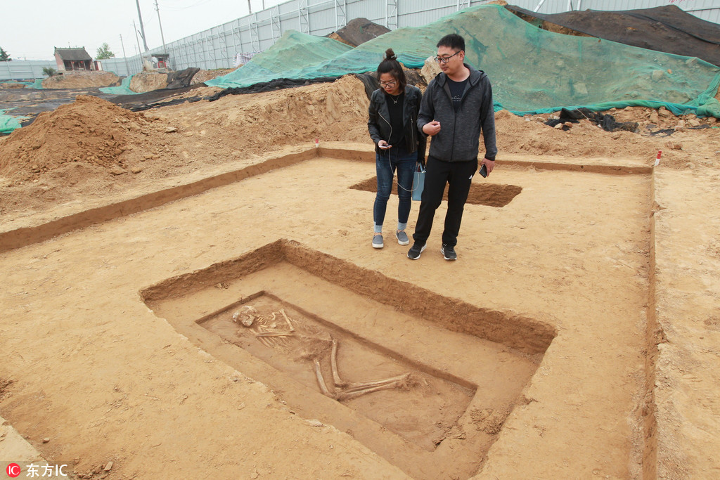 河南鄭州一工地“扎堆兒”191個墓葬 專家：春秋戰國時的家族古墓群