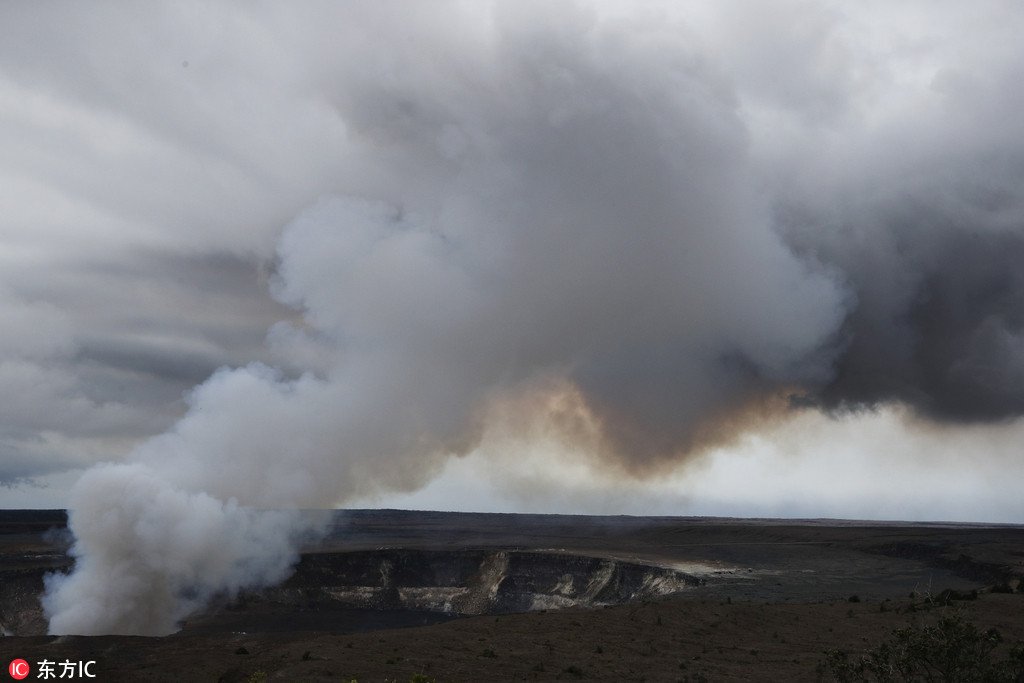 夏威夷基拉韋厄火山持續噴發 游客近距離圍觀【3】
