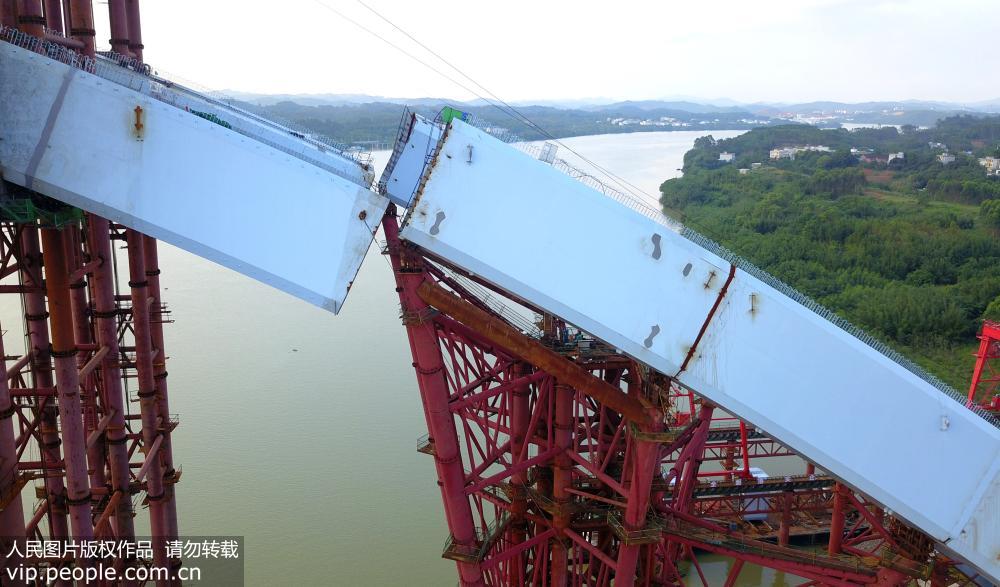 �������ݣ�5885�ֹ���78�׸߿նԽ� �����������¼��7��