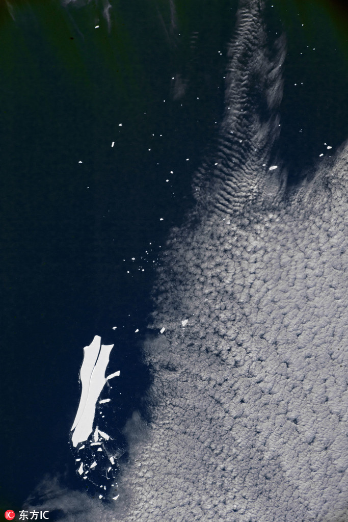 孤獨漂浮18年！巨型冰山B-15正在迅速融化消失【8】