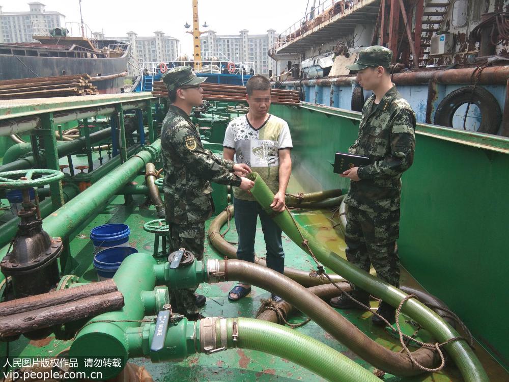 江蘇海警24小時查獲七艘涉嫌走私油船 案值2000余萬元
