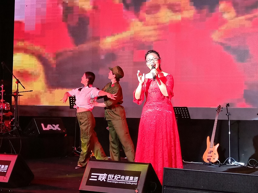 20.�˲���Ů��Ӱ��Э��μ�2018��Ͽ�˼����ֽڻ�ֳ�����������Ӱ