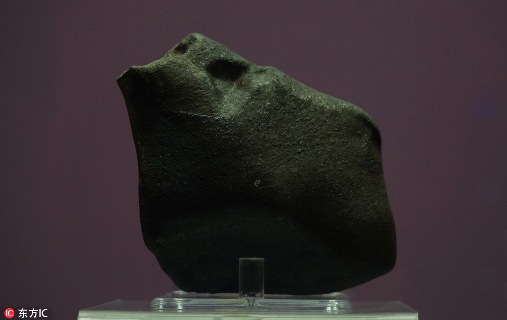 地球同齡的火流星隕石亮相杭州 曾經估數百萬元