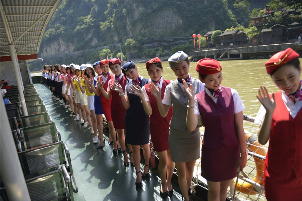 4.��LiveFun��ʹ���мҡ�ѡ���ǡ������й�����һ���֡�