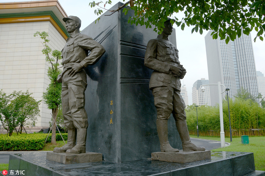 杭州：紀念“七七事變”81周年 12名抗戰英烈雕像落成揭幕【5】