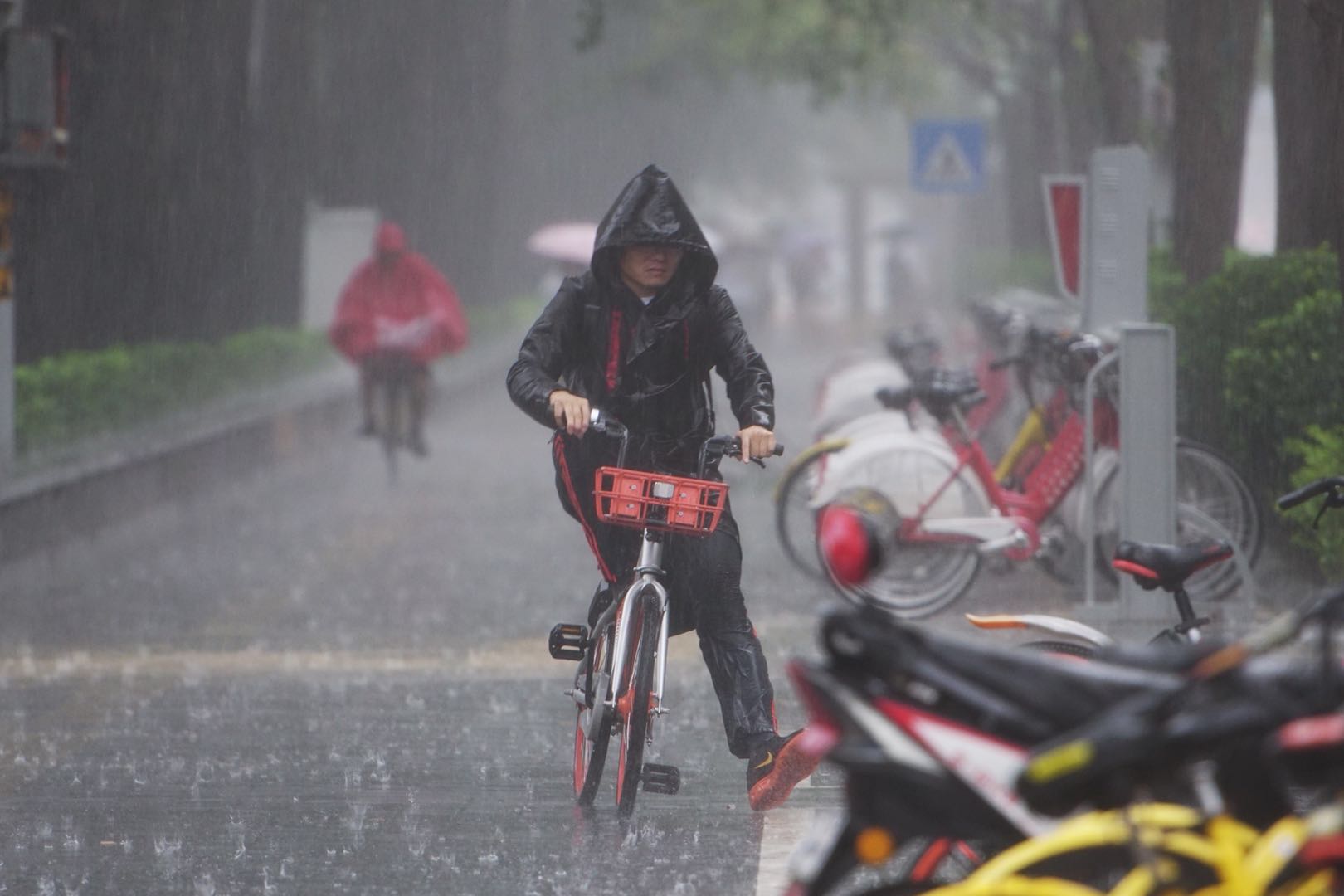 受台風安比影響 北京迎來強降雨【5】
