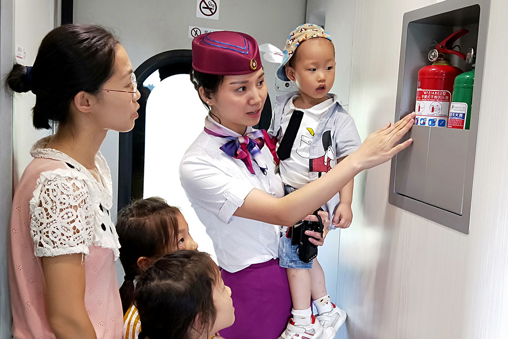 7��30�գ��ɶ��������챱G8511���г������ҶԶ�ͯ���а�ȫ������