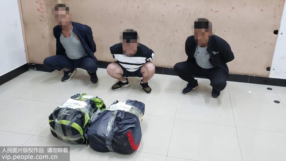 8月9日，雲南怒江警方破獲一起特大武裝運輸毒品案，繳獲毒品24公斤，抓獲3名犯罪嫌疑人。