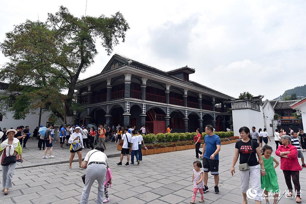 ��ɫ���γ������� ����Ԥ�ƹ����˴�