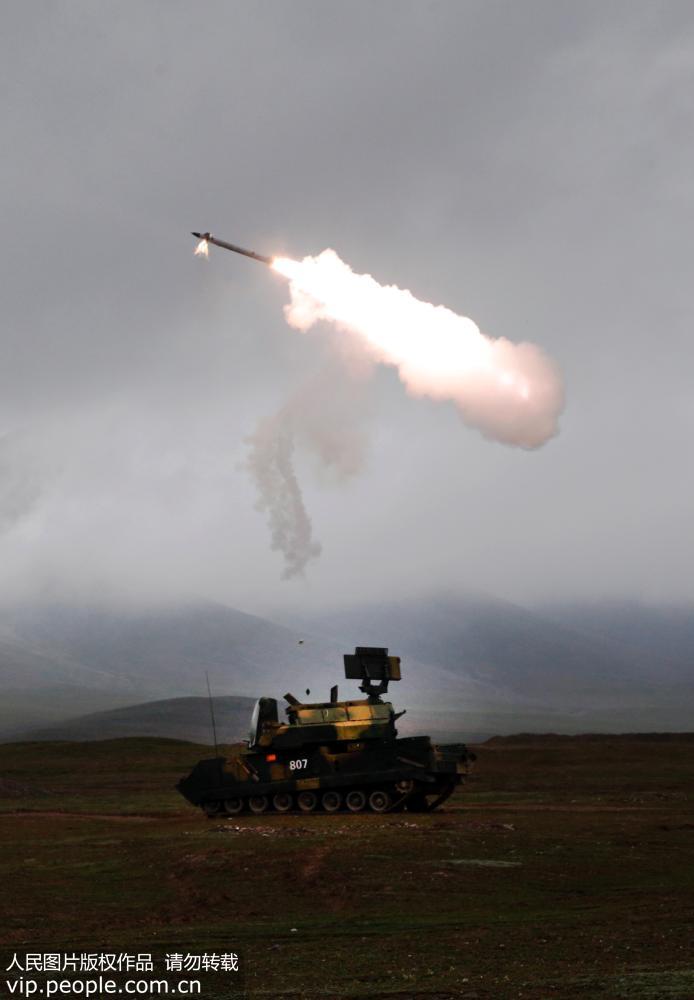 8月11日，該旅防分隊進行某新型導彈實彈射擊訓練。