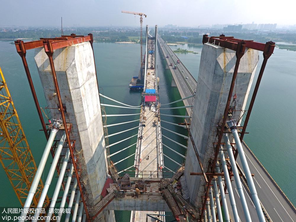 蒙華鐵路漢江特大橋完成挂索施工進入合龍倒計時