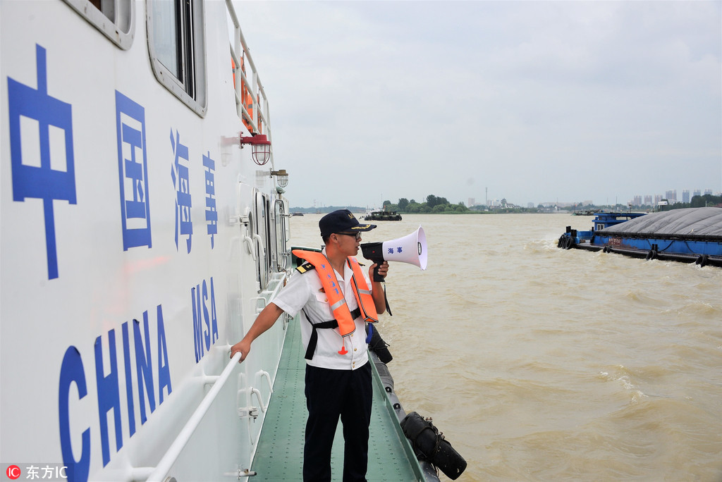 江蘇洪澤湖水位逼近13.5米警戒值 海事部門實施臨時交通管制