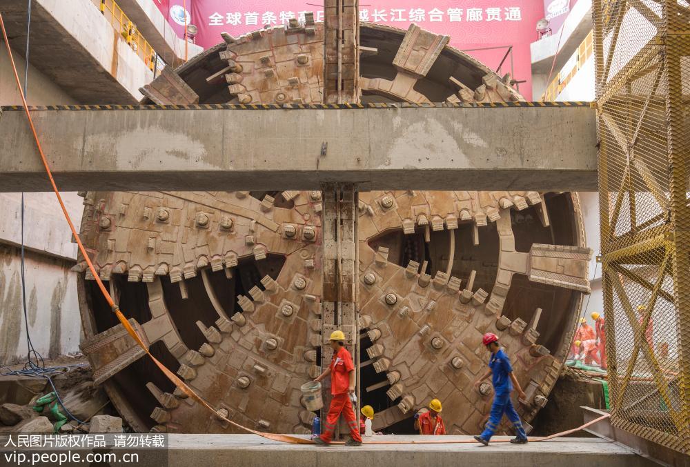 全球首條特高壓過江隧道“卓越號”盾構機130噸盾體一次性拆解吊裝成功【3】