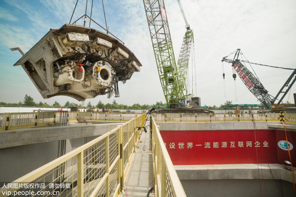 全球首條特高壓過江隧道“卓越號”盾構機130噸盾體一次性拆解吊裝成功【2】