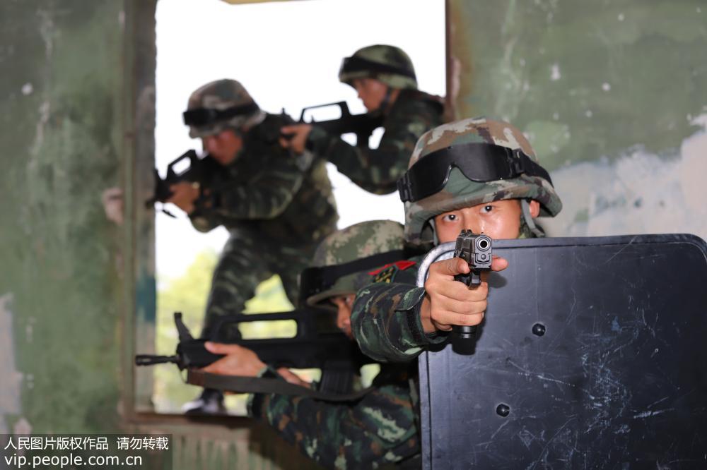 南寧：武警特戰隊員開展實戰演練提高打贏本領