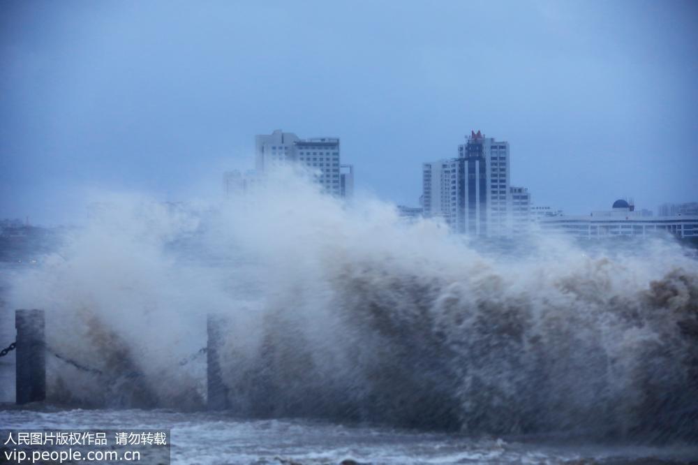 廣東汕頭：台風“山竹”來襲 海邊掀起陣陣巨浪【3】