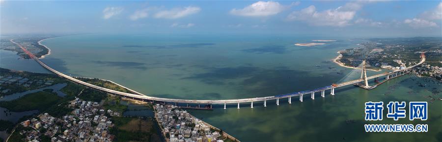 （经济）（1）中国首座跨越地震活动断层桥梁主桥合龙