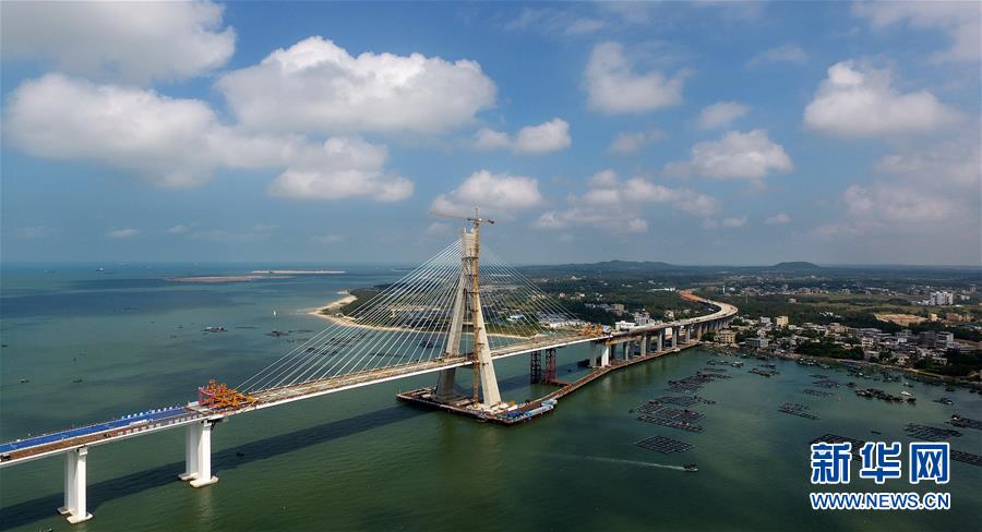 （经济）（3）中国首座跨越地震活动断层桥梁主桥合龙