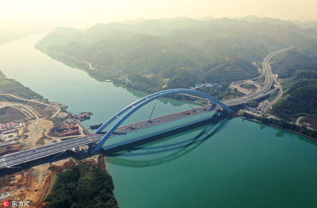 世界最大有推力钢箱拱桥正式通车 造价11.7亿破3项世界纪录【5】