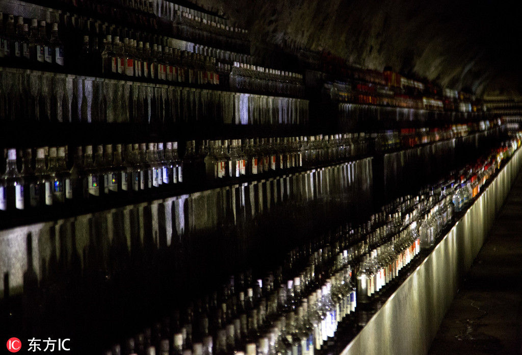 世界最大天然藏酒洞珍藏5萬噸佳釀市值超200億 酒香彌漫洞穴聞著都醉【3】