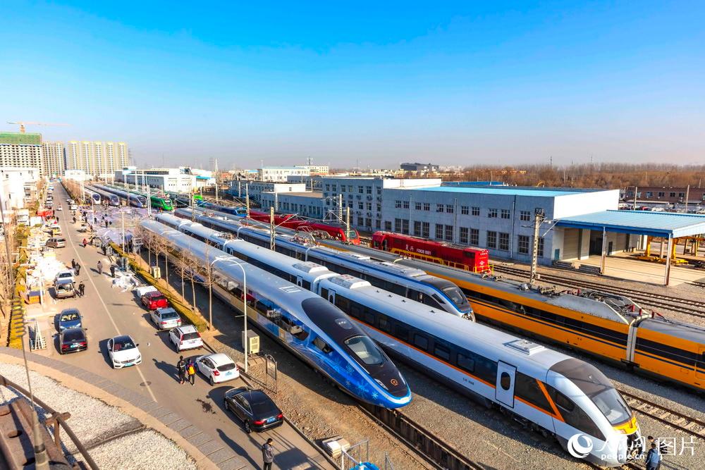 中國鐵路科技創新成就展：系列“復興號”新型動車組首次公開亮相【2】