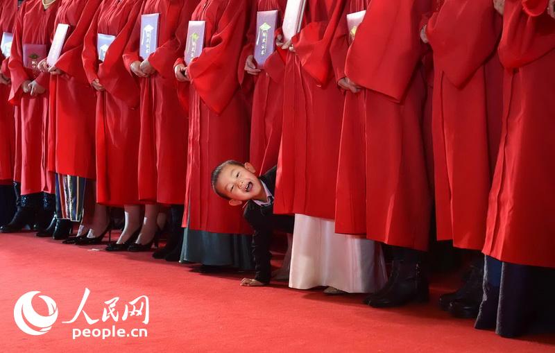 4���к���������ȡ��ҵ֤��