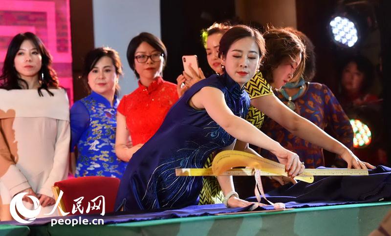 �ֳ�չʾ����������¼���