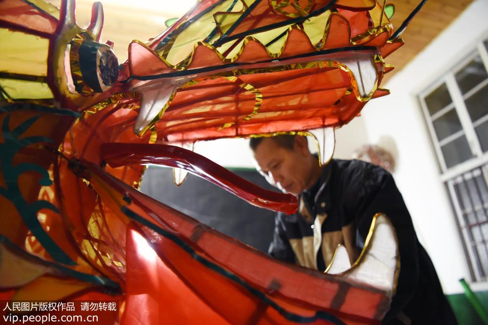 1��23����������ʡ�ǲ����������ص��������Ŵ�����ӵĳ�Ա�����Ƽ����깤����ͷ��