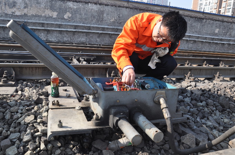 ��90�����źŰ೤�Ĵ��˼��ء�6��