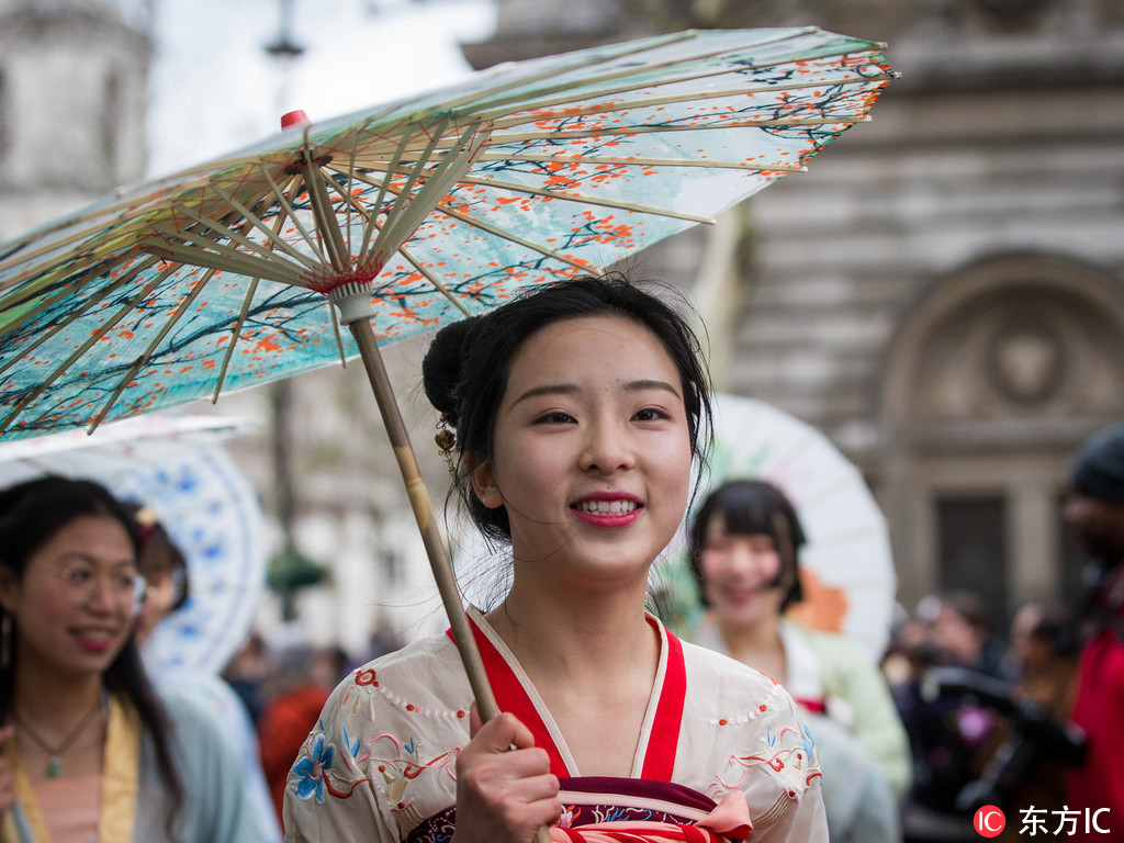 倫敦舉行游行慶典慶祝新春 