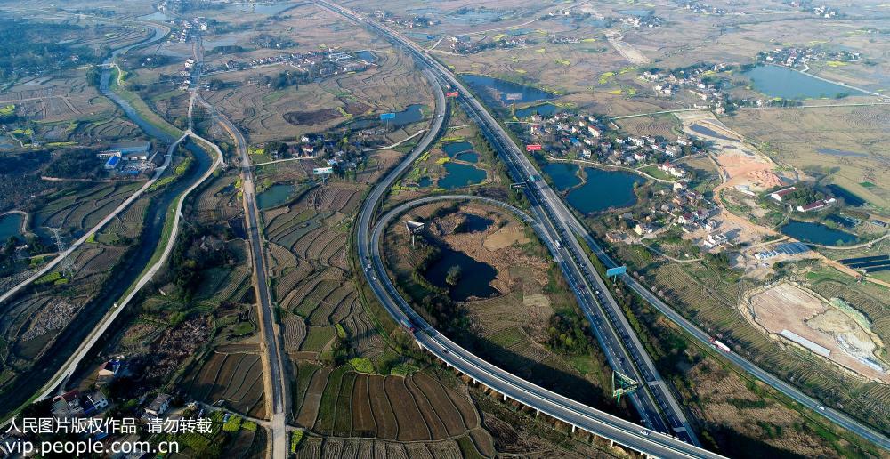 安徽廬江：合安高速公路擴容進入“沖刺”階段 年內建成通車