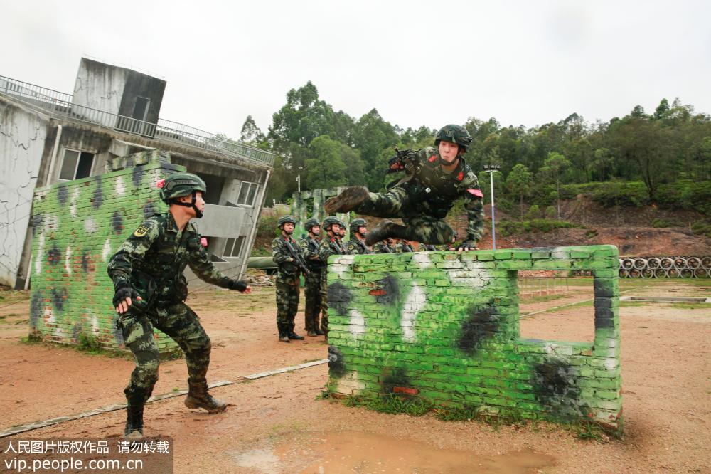 �侯�㶫�ܶӡ�ħ���ܡ�����ѵ����ʽ�����Ļ��8��