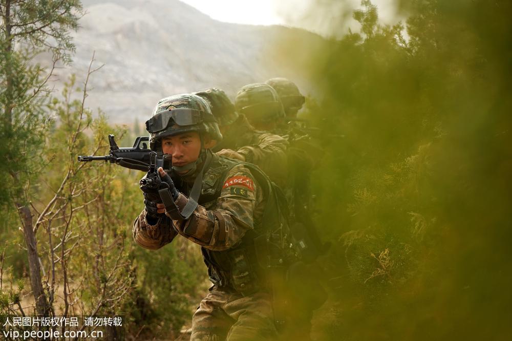 ����侯����սѵ���¾�����4��