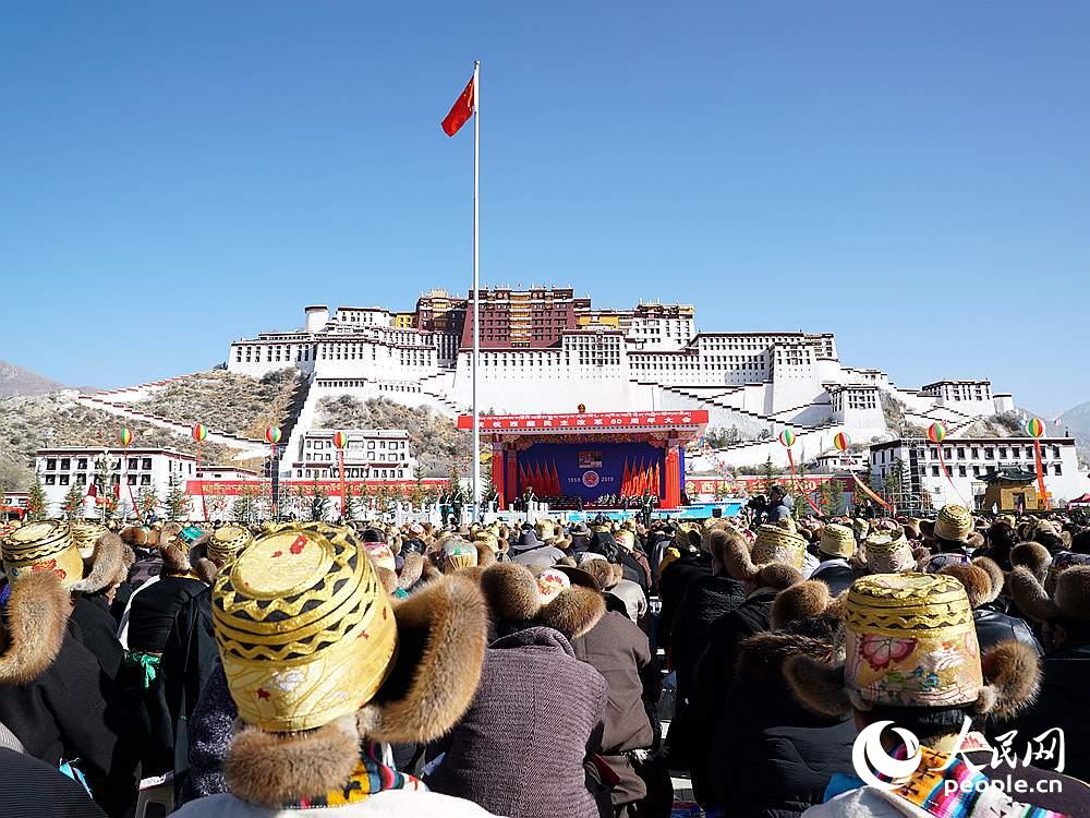 【4】大会现场藏族同胞 王子侯摄
