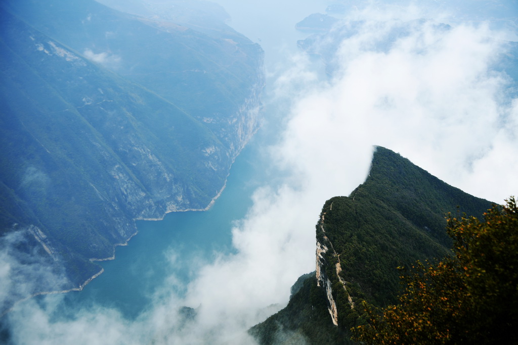3月28日無人機拍攝的瞿塘峽景色。 新華社記者 王全超 攝