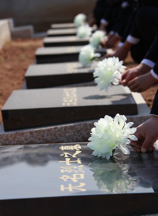 4��3�գ������ںӱ���ɽ���еر�ͷ��³�������ռ������������ʿĹ���װ׻���   �»��緢�������� �㣩