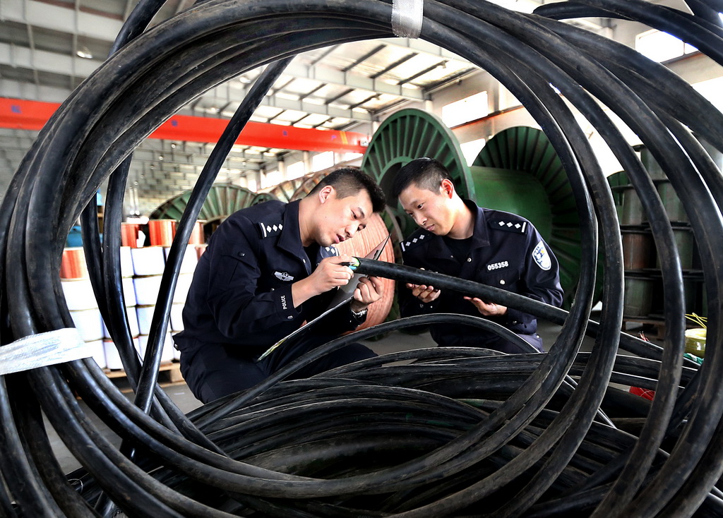 4��7�գ�ר�����������ܣ��󣩡���һ���ڴ�ż�ð���µĲֿ�Խɻ�ļ�ð���½��в��顣 �»������ ���� ��