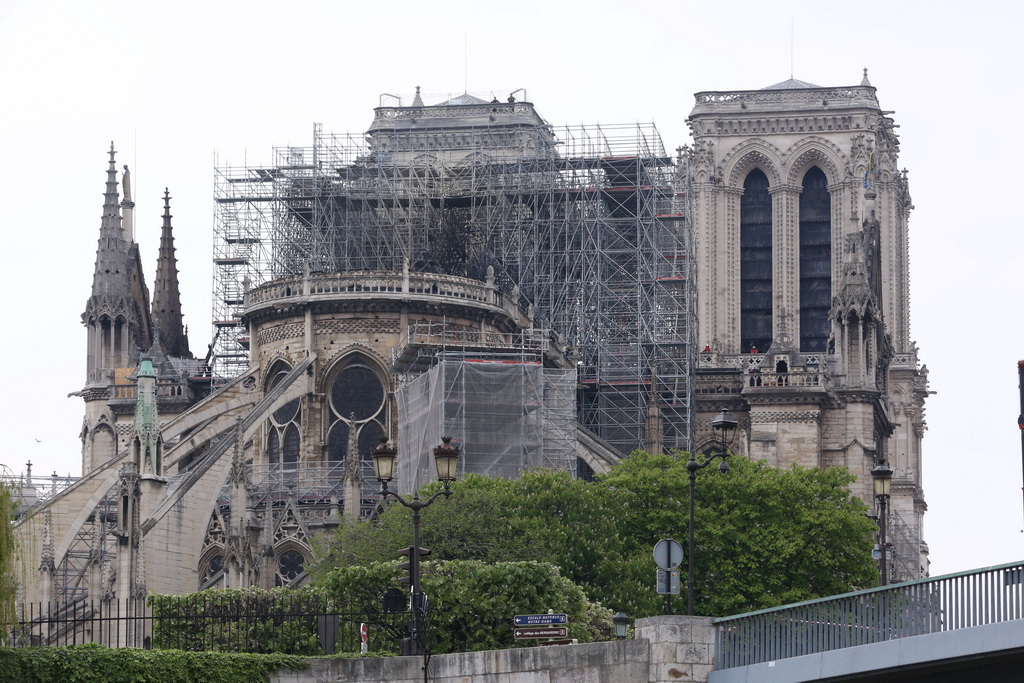 4月16日在法國巴黎拍攝的火災后的巴黎聖母院 。 新華社記者高靜攝