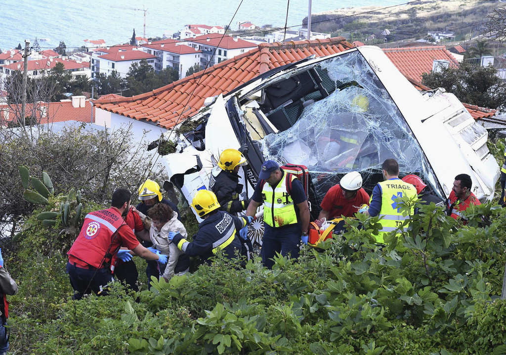 葡萄牙發生旅游大巴翻車事故【2】