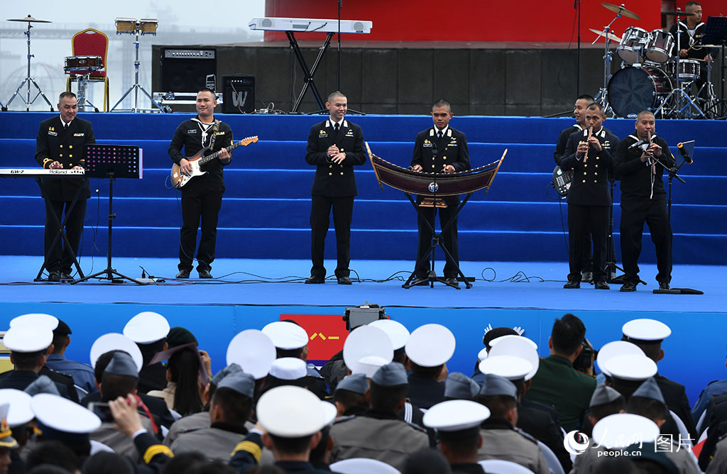 泰國海軍軍樂隊表演。人民網記者 雷聲 攝
