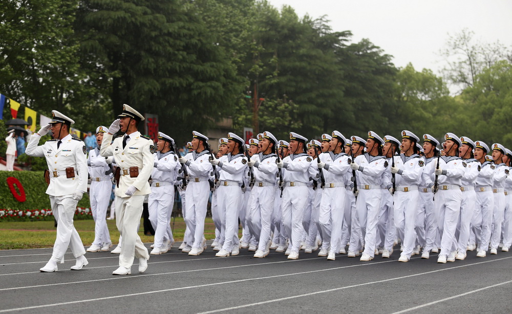 “水兵搖籃”舉行閱兵慶典 慶祝人民海軍成立70周年