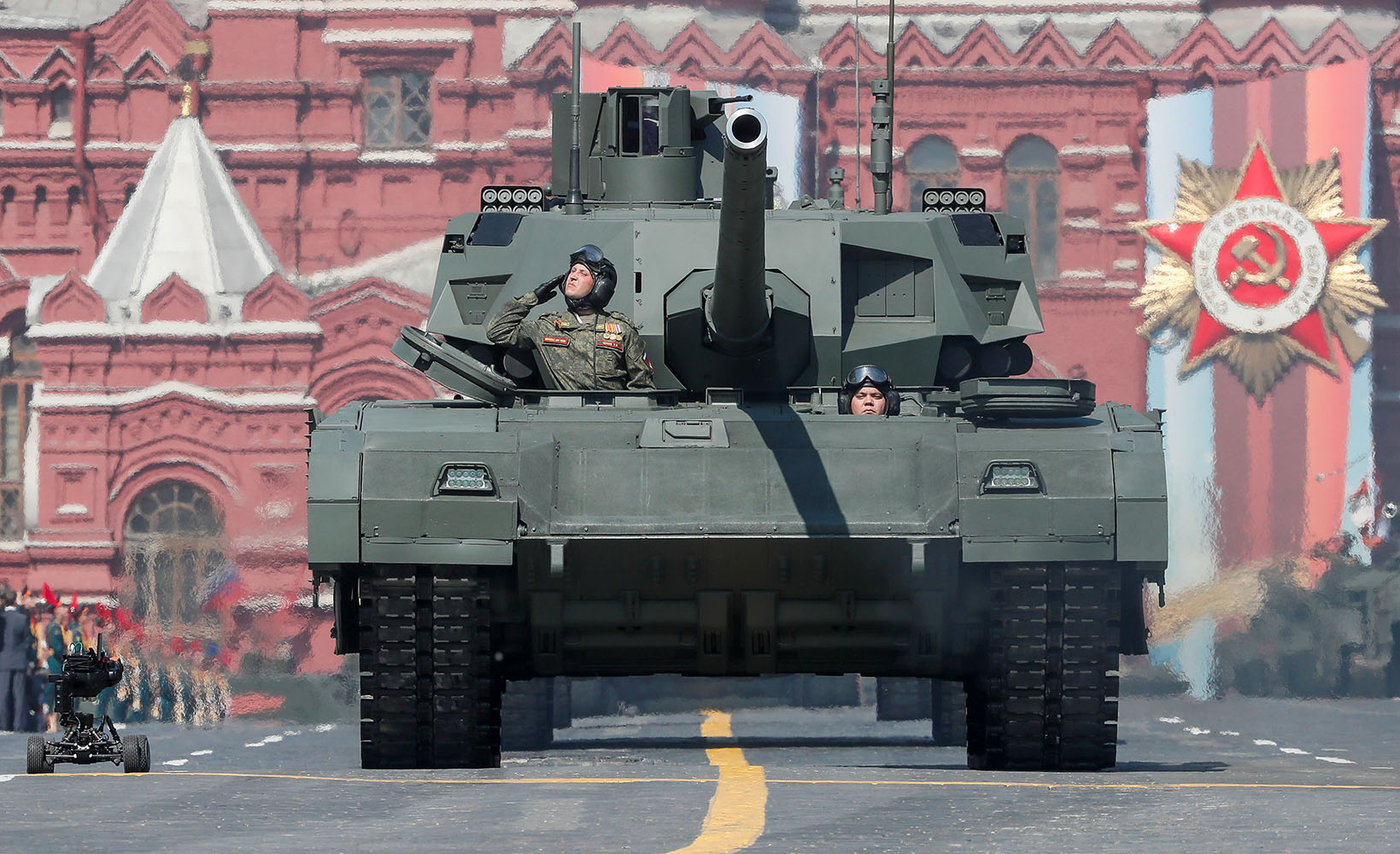 5月7日，在俄羅斯首都莫斯科，參加閱兵式彩排的T-14阿瑪塔坦克駛過紅場。新華社/路透