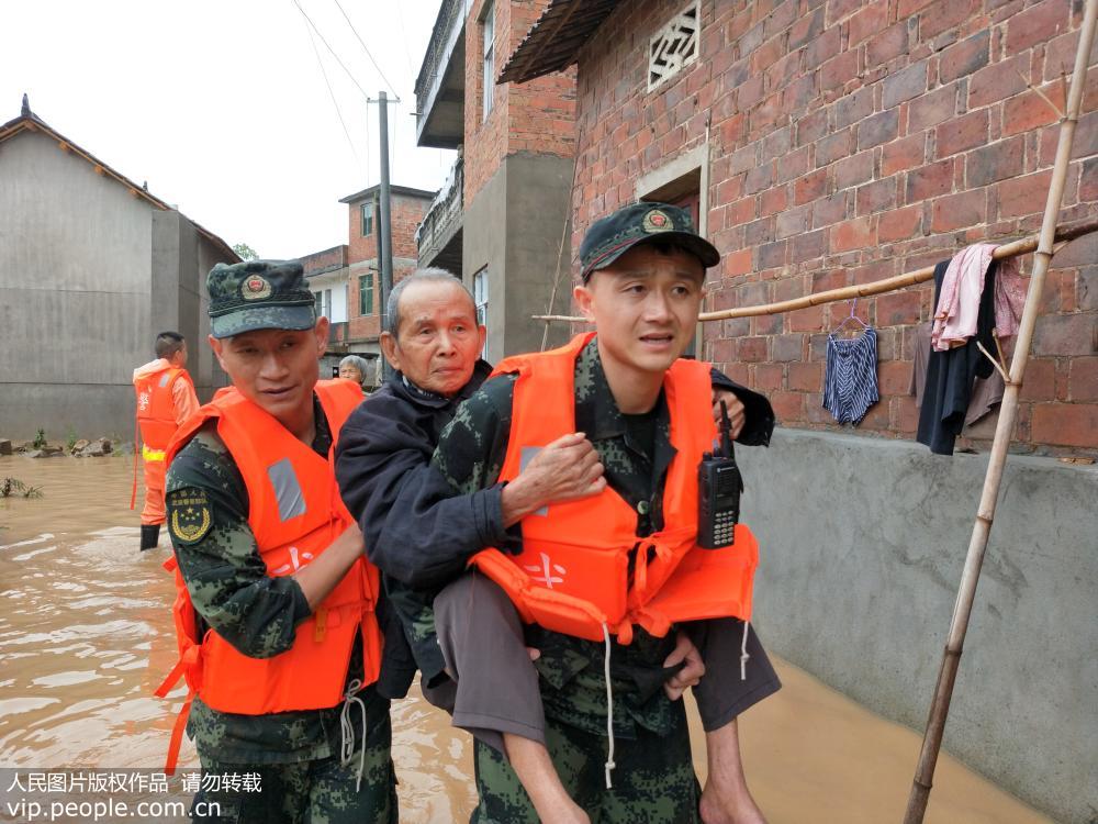 2019��6��7�գ��侯����֧�ӹٱ��ڽ���ʡ��ɽ����������Ŵ�ת�Ʊ���ˮΧ�������ˡ�