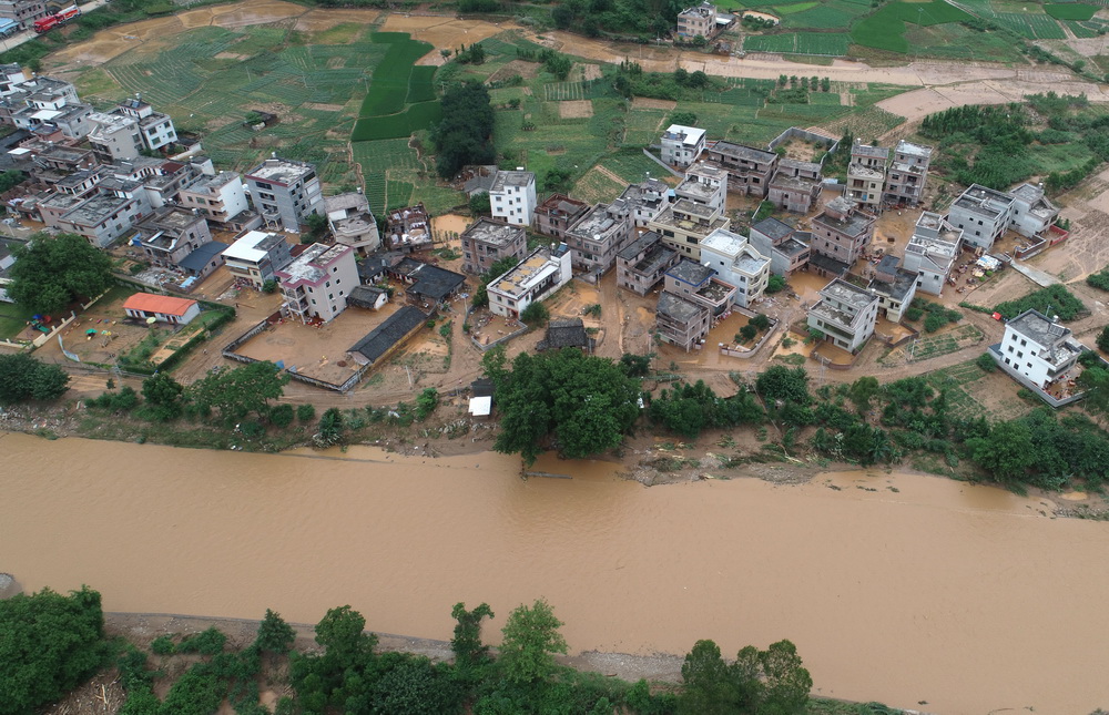 洪水退后的廣東省河源市連平縣上坪鎮下洞村（6月11日無人機拍攝）。