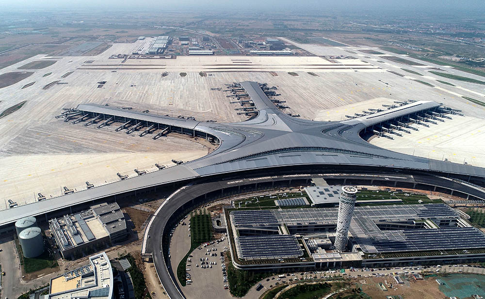 6月12日无人机拍摄的建设中的青岛胶东国际机场。