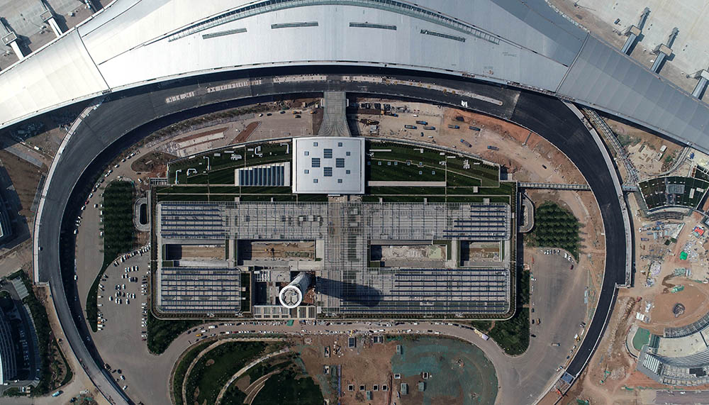 6月12日無人機拍攝的建設中的青島膠東國際機場。