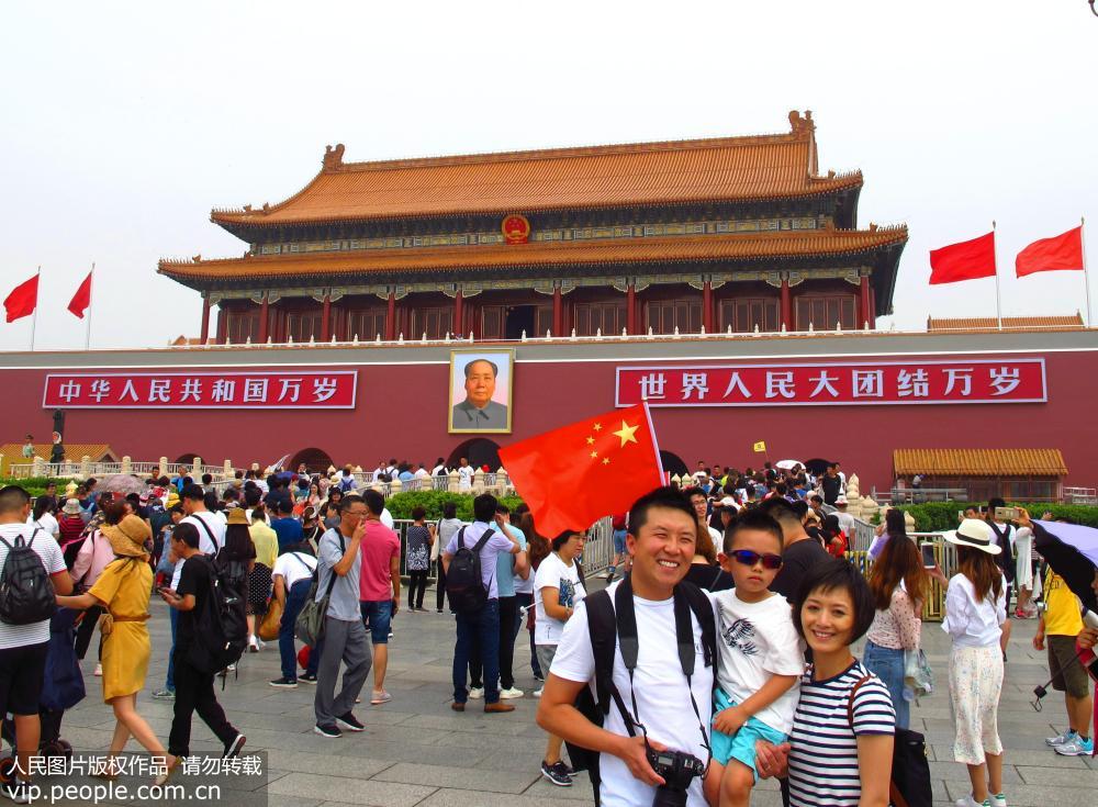 北京天安門城樓新妝 喜迎新中國成立七十周年