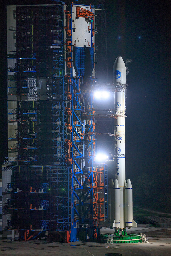 6月25日02时09分，我国在西昌卫星发射中心用长征三号乙运载火箭，成功发射第46颗北斗导航卫星。新华社发（郭文彬 摄）