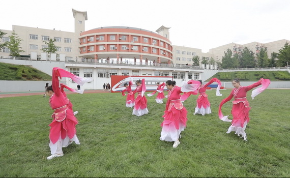 北京劳动保障职业学院500名贯通学子用一场“快闪”祝福祖国【5】